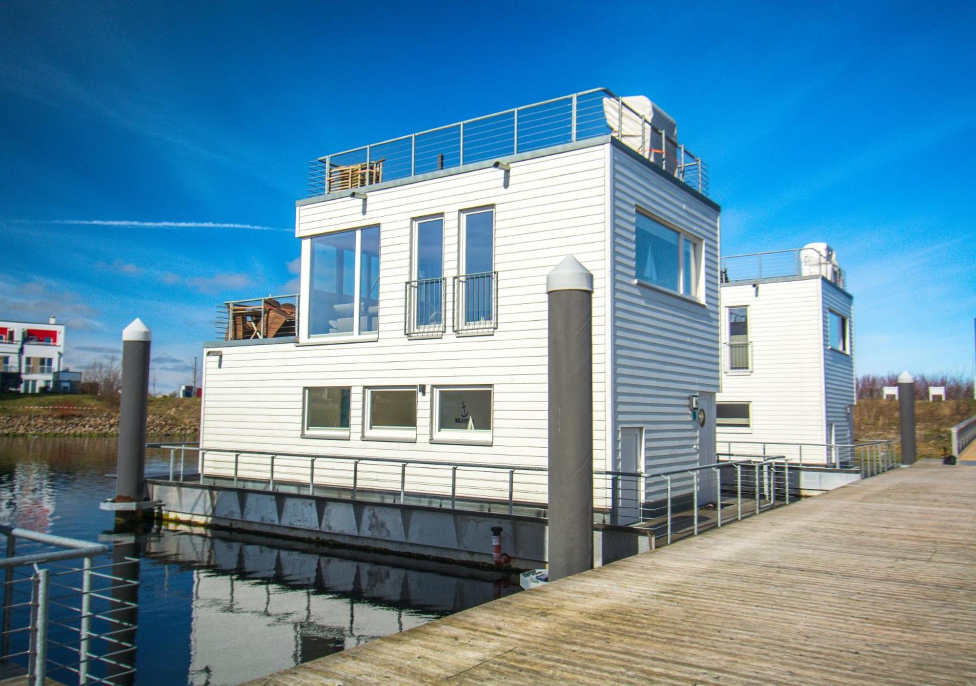 Schwimmendes Haus - An Bord Zwei Hotel Olpenitz Bagian luar foto